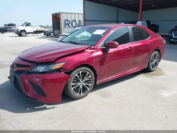 4T1B11HK4JU630160 2018 TOYOTA CAMRY - Image 2