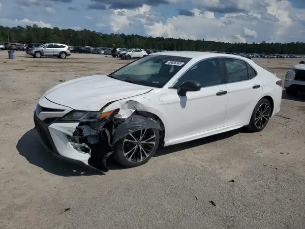 4T1B11HK4JU631325 2018 TOYOTA CAMRY - Image 1