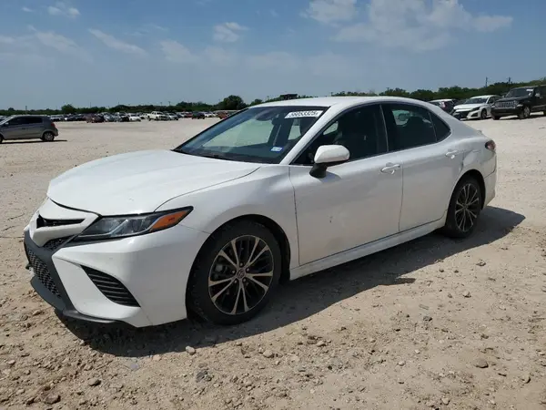 4T1B11HK4JU632698 2018 TOYOTA CAMRY - Image 1