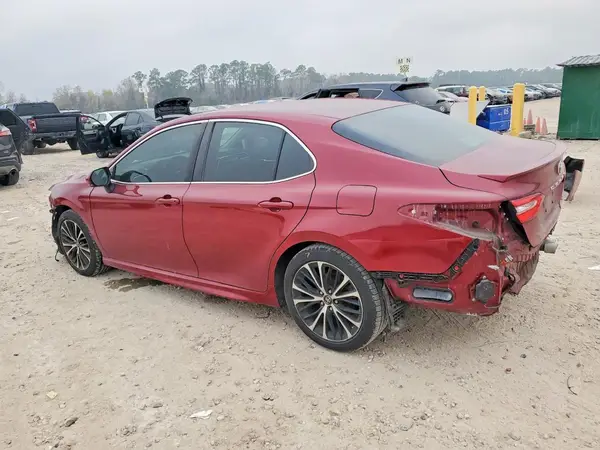 4T1B11HK4JU633334 2018 TOYOTA CAMRY - Image 2