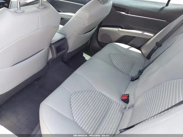 4T1B11HK4JU638307 2018 TOYOTA CAMRY - Image 8