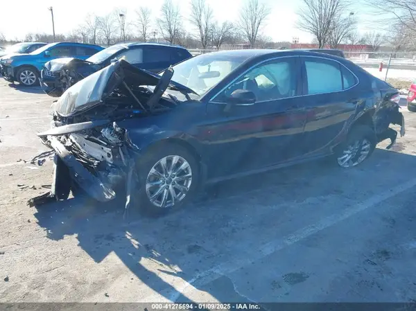 4T1B11HK4JU640462 2018 TOYOTA CAMRY - Image 2