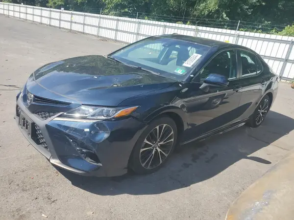 4T1B11HK4JU640493 2018 TOYOTA CAMRY - Image 1