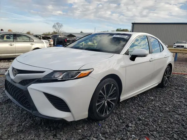 4T1B11HK4JU640560 2018 TOYOTA CAMRY - Image 1