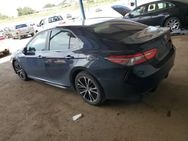 4T1B11HK4JU640820 2018 TOYOTA CAMRY - Image 2