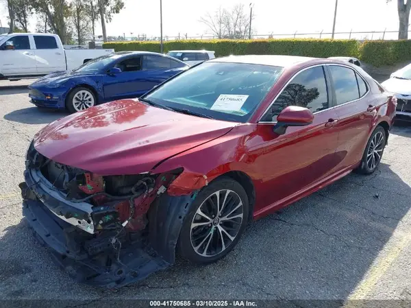 4T1B11HK4JU641160 2018 TOYOTA CAMRY - Image 2