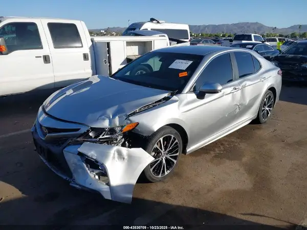 4T1B11HK4JU642440 2018 TOYOTA CAMRY - Image 2