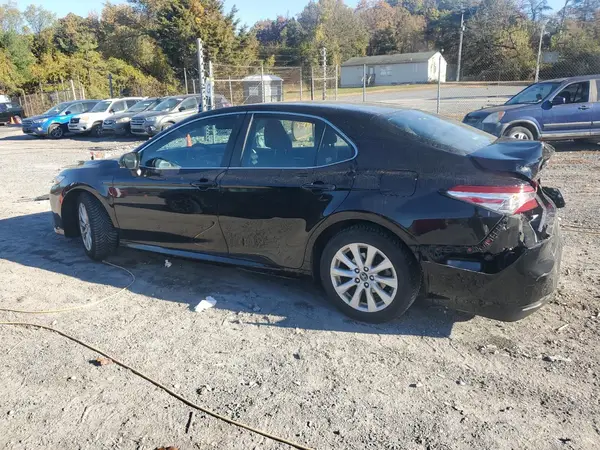 4T1B11HK4JU644303 2018 TOYOTA CAMRY - Image 2