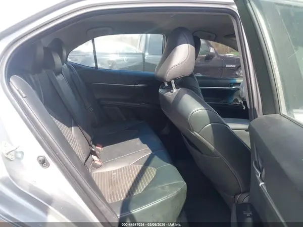 4T1B11HK4JU644513 2018 TOYOTA CAMRY - Image 8