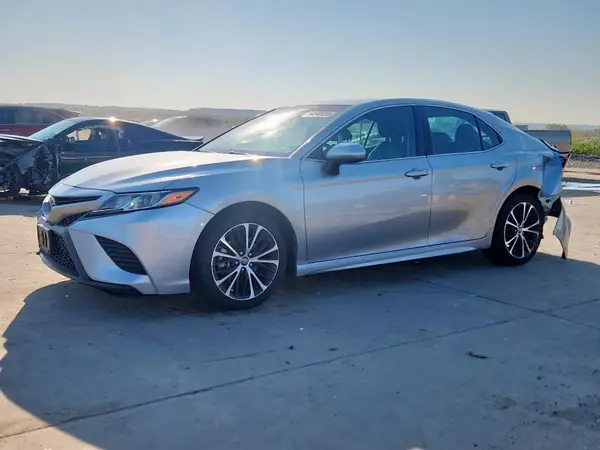 4T1B11HK4JU644706 2018 TOYOTA CAMRY - Image 1