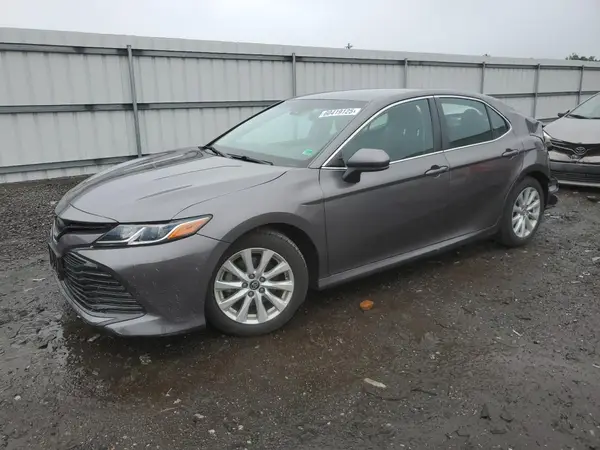 4T1B11HK4JU645158 2018 TOYOTA CAMRY - Image 1