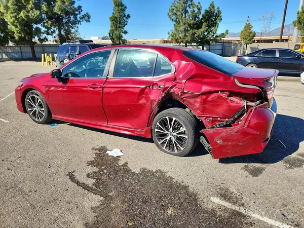 4T1B11HK4JU645273 2018 TOYOTA CAMRY - Image 2