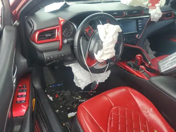4T1B11HK4JU645323 2018 TOYOTA CAMRY - Image 8
