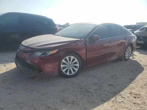 4T1B11HK4JU645743 2018 TOYOTA CAMRY - Image 1