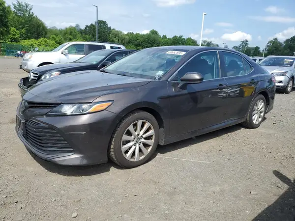 4T1B11HK4JU646486 2018 TOYOTA CAMRY - Image 1