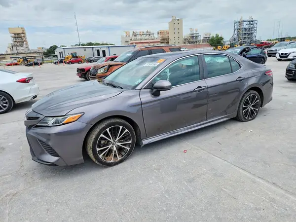 4T1B11HK4JU648318 2018 TOYOTA CAMRY - Image 1