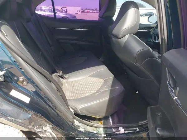 4T1B11HK4JU648836 2018 TOYOTA CAMRY - Image 8