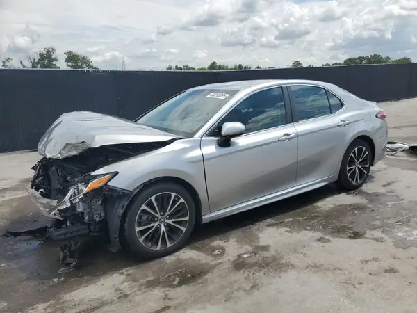 4T1B11HK4JU651512 2018 TOYOTA CAMRY - Image 1