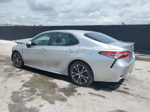 4T1B11HK4JU651512 2018 TOYOTA CAMRY - Image 2