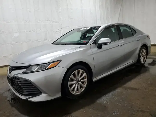 4T1B11HK4JU651607 2018 TOYOTA CAMRY - Image 1