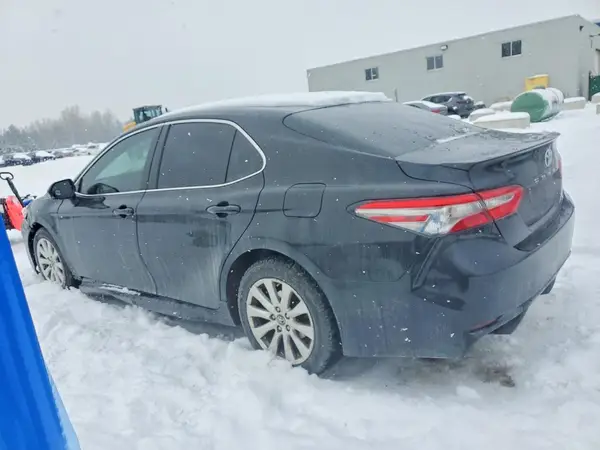 4T1B11HK4JU652319 2018 TOYOTA CAMRY - Image 2