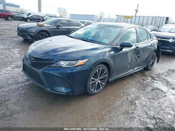 4T1B11HK4JU652658 2018 TOYOTA CAMRY - Image 2