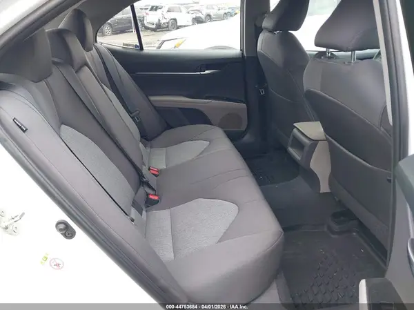 4T1B11HK4JU653907 2018 TOYOTA CAMRY - Image 8