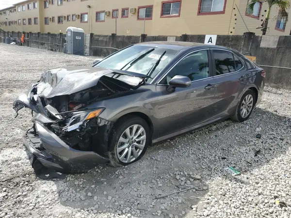 4T1B11HK4JU654698 2018 TOYOTA CAMRY - Image 1