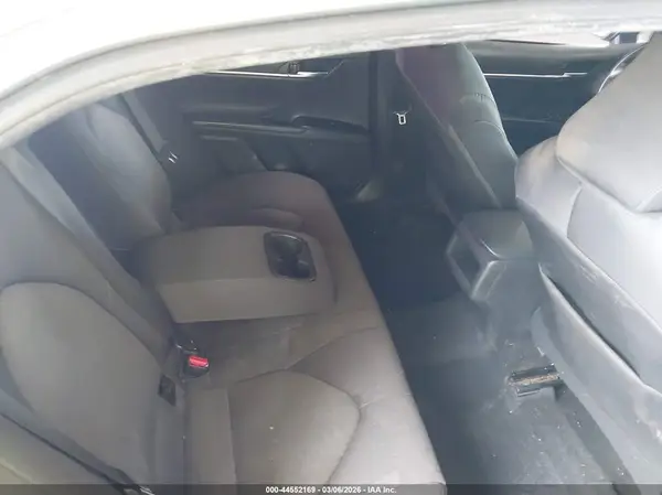 4T1B11HK4JU654927 2018 TOYOTA CAMRY - Image 8