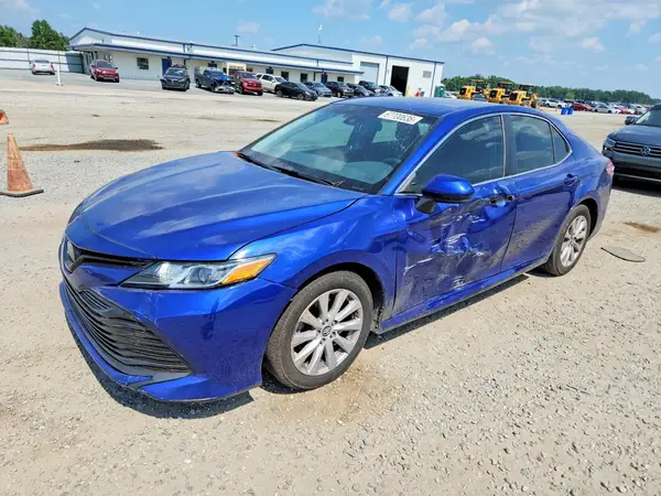 4T1B11HK4JU656371 2018 TOYOTA CAMRY - Image 1