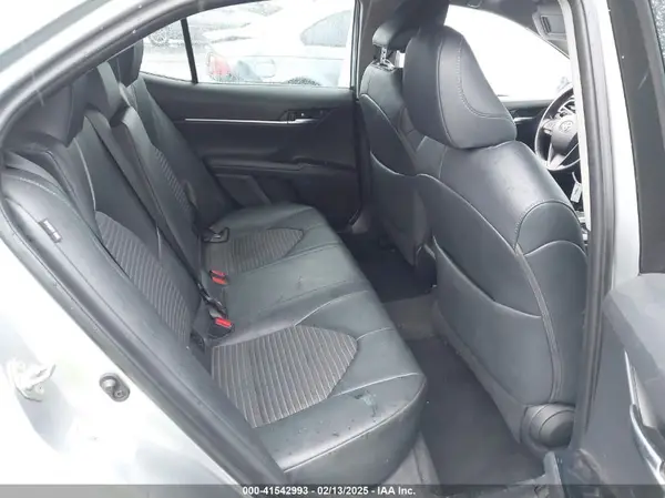 4T1B11HK4JU657553 2018 TOYOTA CAMRY - Image 8