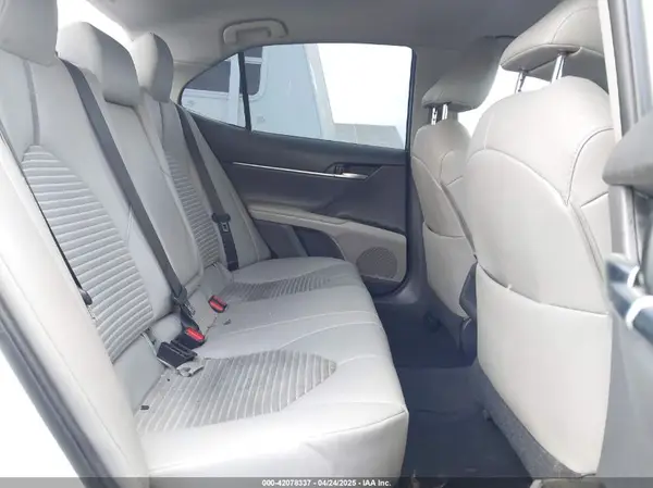 4T1B11HK4JU658105 2018 TOYOTA CAMRY - Image 8