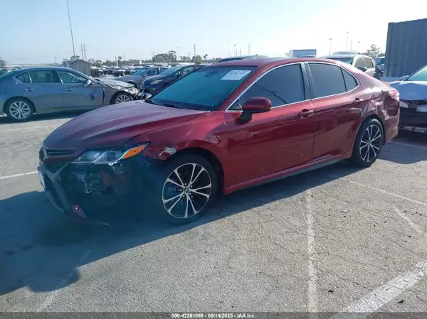 4T1B11HK4JU658217 2018 TOYOTA CAMRY - Image 2