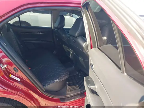 4T1B11HK4JU658217 2018 TOYOTA CAMRY - Image 8