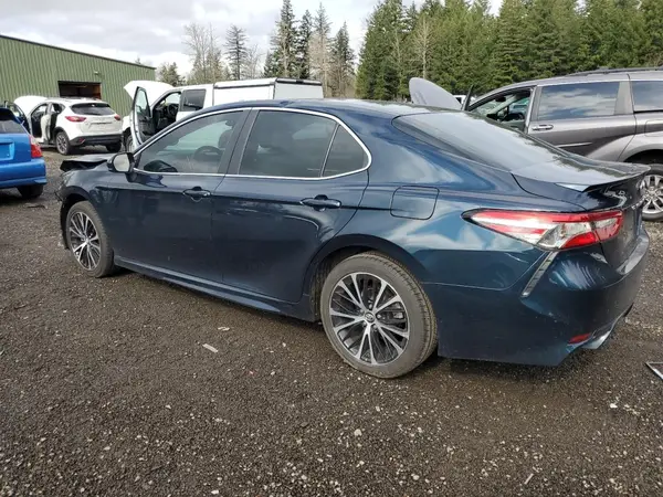 4T1B11HK4JU658718 2018 TOYOTA CAMRY - Image 2