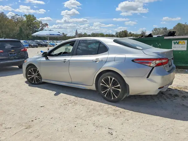 4T1B11HK4JU659383 2018 TOYOTA CAMRY - Image 2