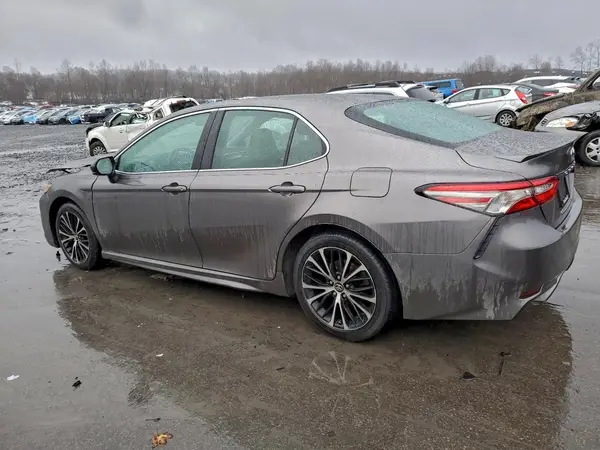 4T1B11HK4JU659528 2018 TOYOTA CAMRY - Image 2