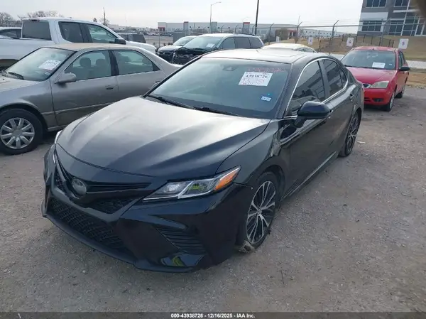 4T1B11HK4JU659626 2018 TOYOTA CAMRY - Image 2