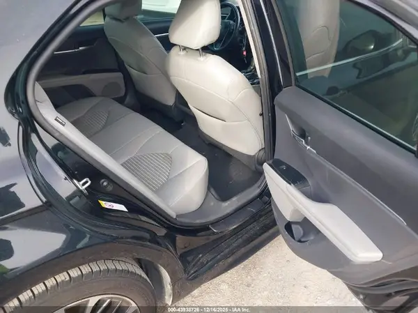 4T1B11HK4JU659626 2018 TOYOTA CAMRY - Image 8