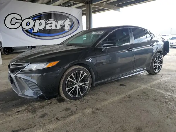 4T1B11HK4JU661103 2018 TOYOTA CAMRY - Image 1