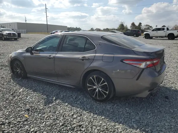 4T1B11HK4JU661621 2018 TOYOTA CAMRY - Image 2