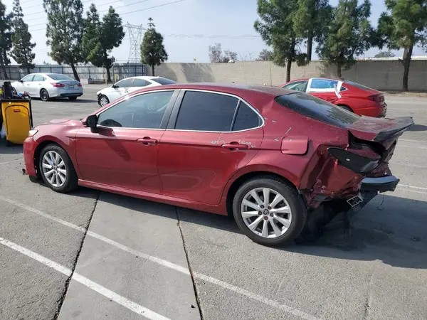 4T1B11HK4JU662073 2018 TOYOTA CAMRY - Image 2
