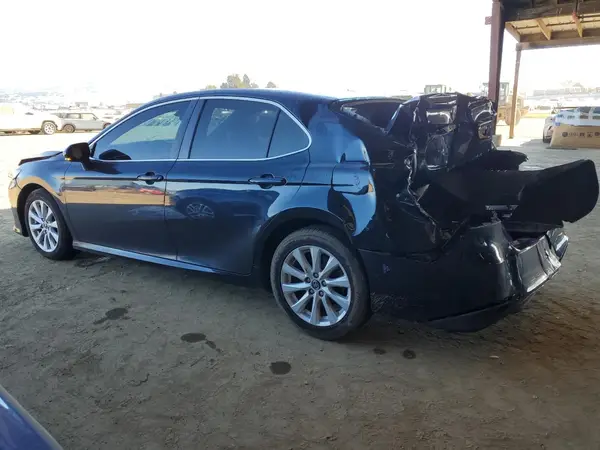 4T1B11HK4JU662235 2018 TOYOTA CAMRY - Image 2