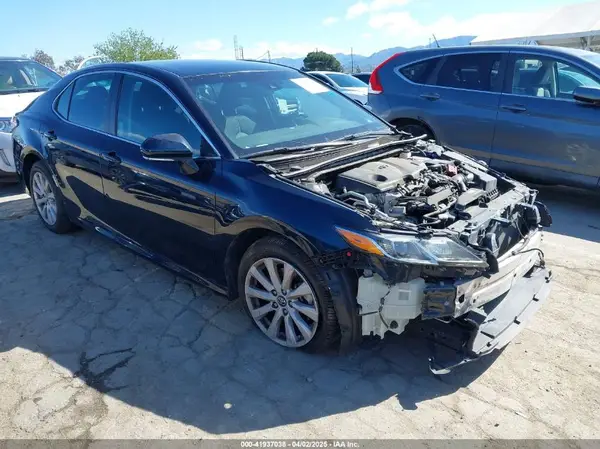 4T1B11HK4JU662283 2018 TOYOTA CAMRY - Image 1