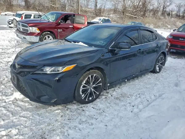 4T1B11HK4JU664728 2018 TOYOTA CAMRY - Image 1