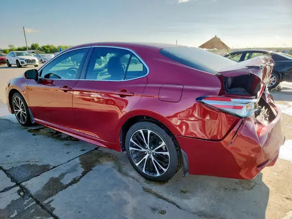 4T1B11HK4JU667791 2018 TOYOTA CAMRY - Image 2