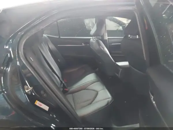 4T1B11HK4JU667855 2018 TOYOTA CAMRY - Image 8