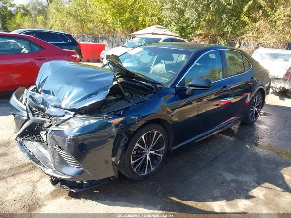 4T1B11HK4JU668276 2018 TOYOTA CAMRY - Image 2