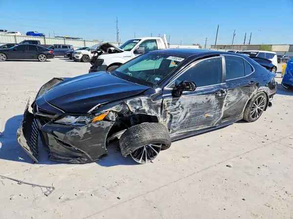 4T1B11HK4JU668486 2018 TOYOTA CAMRY - Image 1