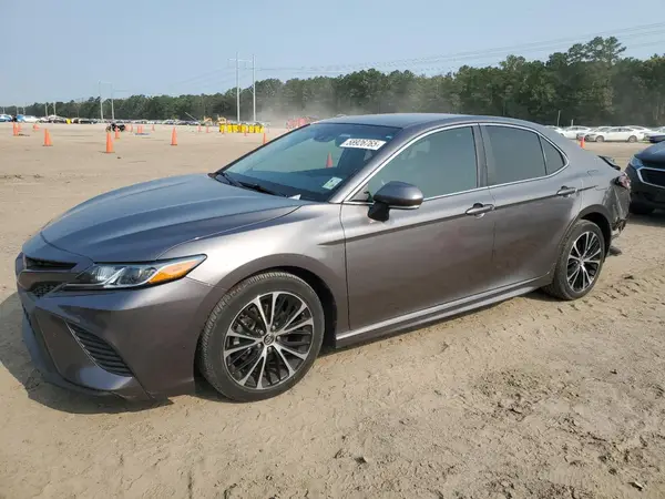 4T1B11HK4JU670478 2018 TOYOTA CAMRY - Image 1